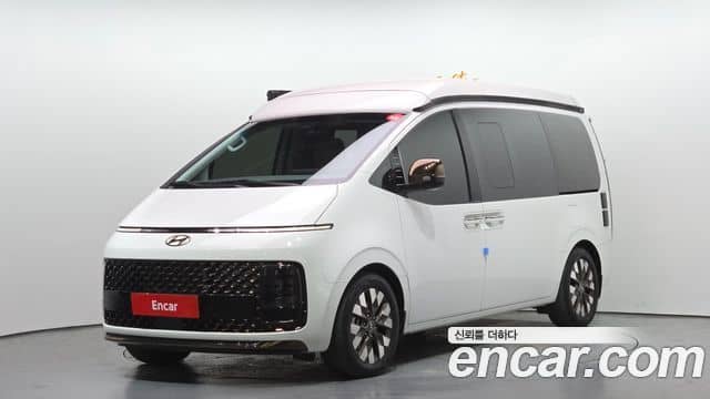 Hyundai Staria