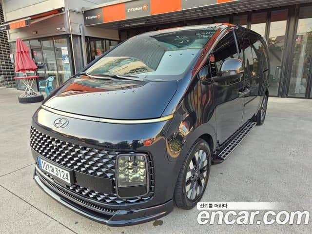 Hyundai Staria