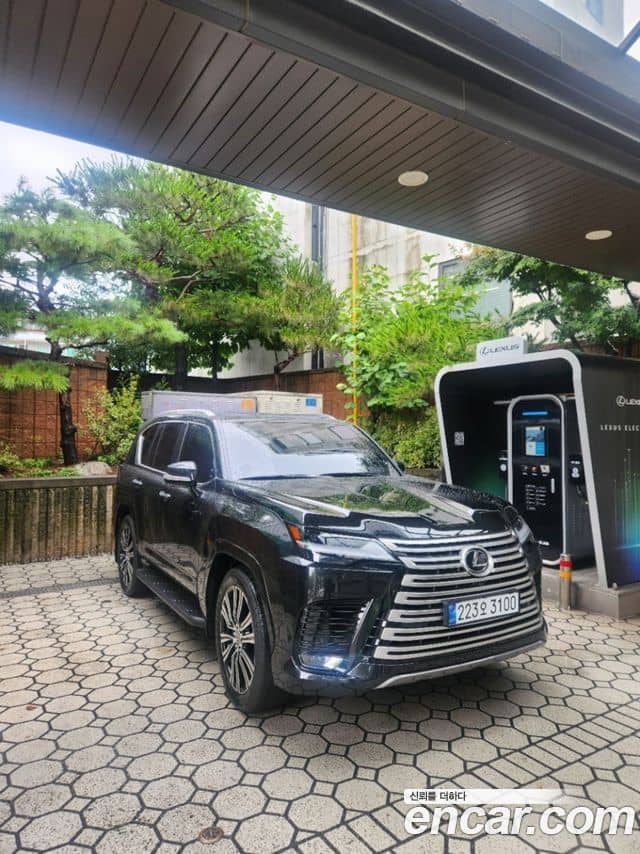 Lexus LX