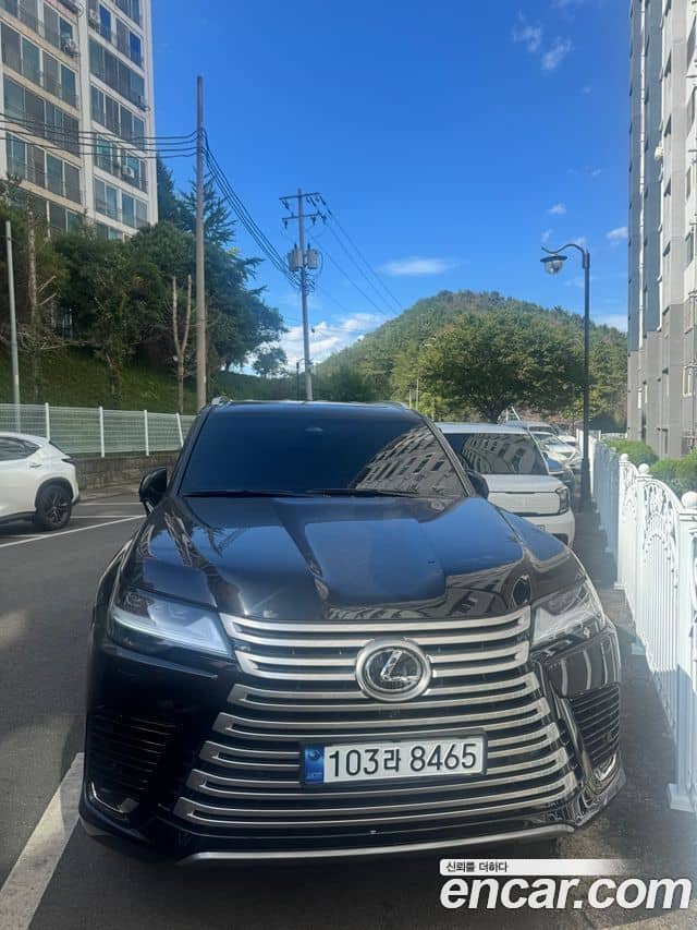 Lexus LX