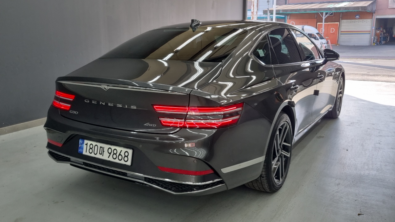 Genesis Electrified G80