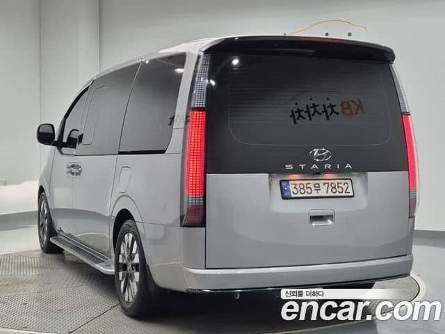 Hyundai Staria