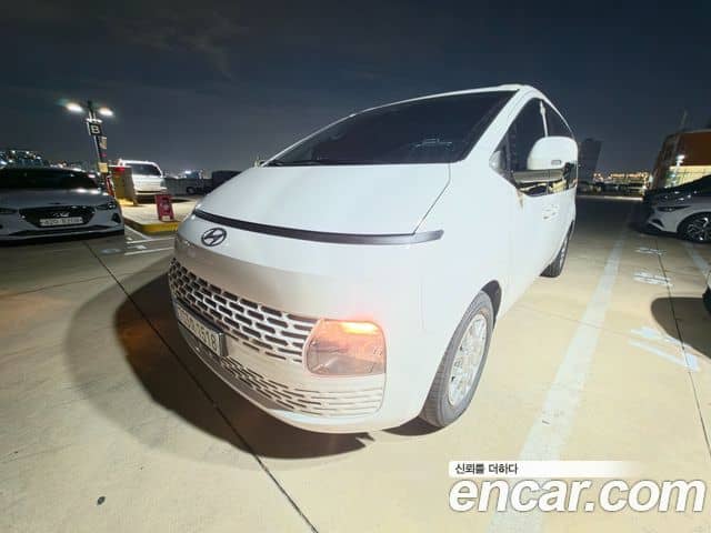 Hyundai Staria