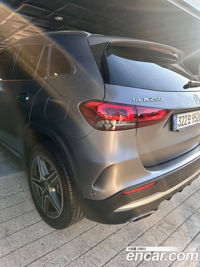 Mercedes-Benz GLA-Class