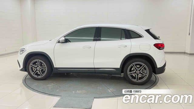 Mercedes-Benz GLA-Class