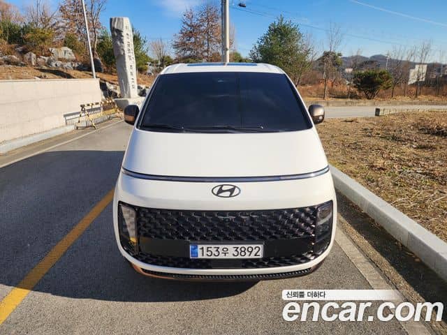 Hyundai Staria