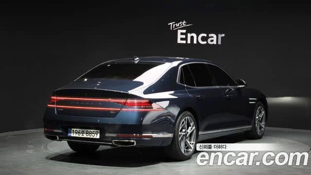 Genesis G90