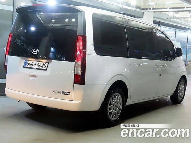 Hyundai Staria