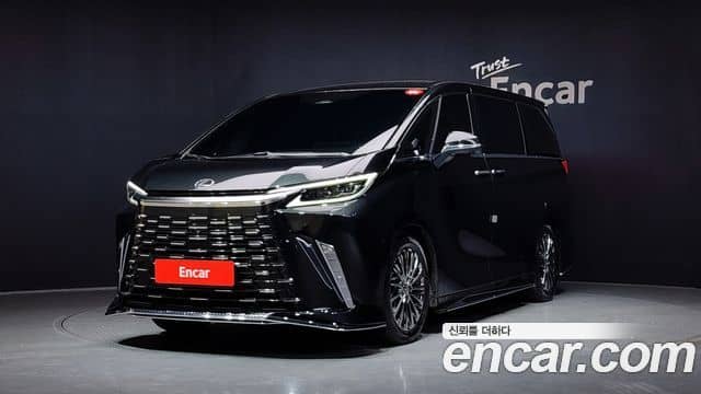 Lexus LM