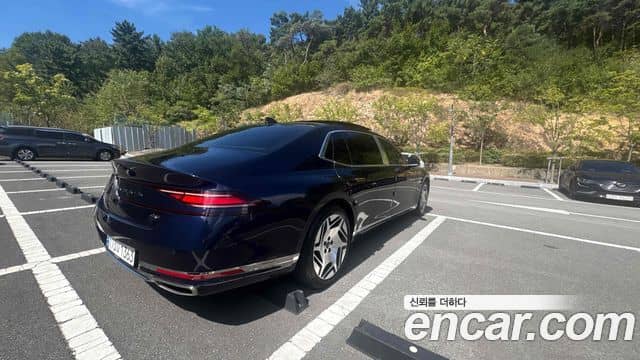 Genesis G90
