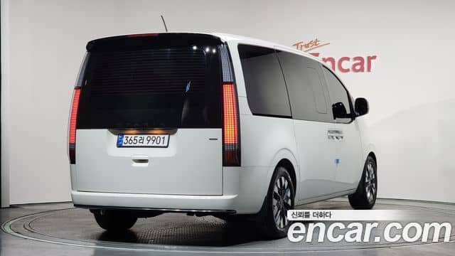 Hyundai Staria