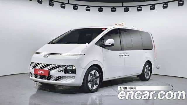 Hyundai Staria