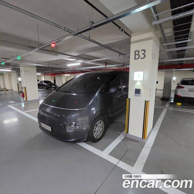 Hyundai Staria