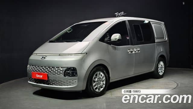 Hyundai Staria
