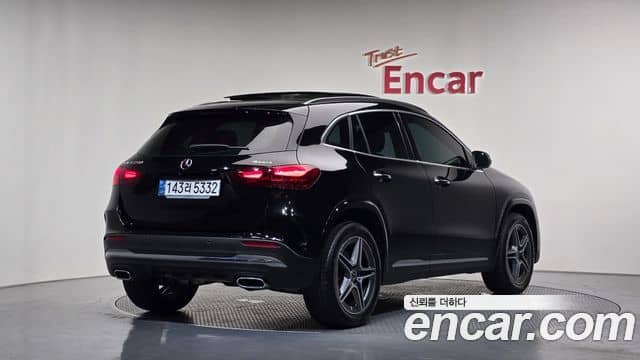 Mercedes-Benz GLA-Class