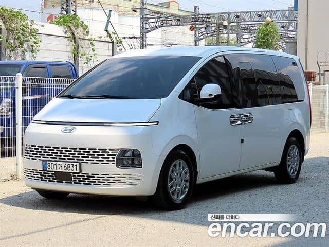 Hyundai Staria