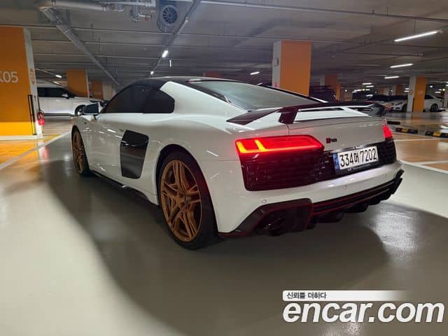 Audi R8
