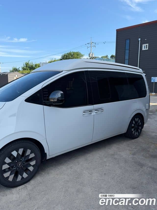 Hyundai Staria