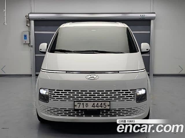 Hyundai Staria