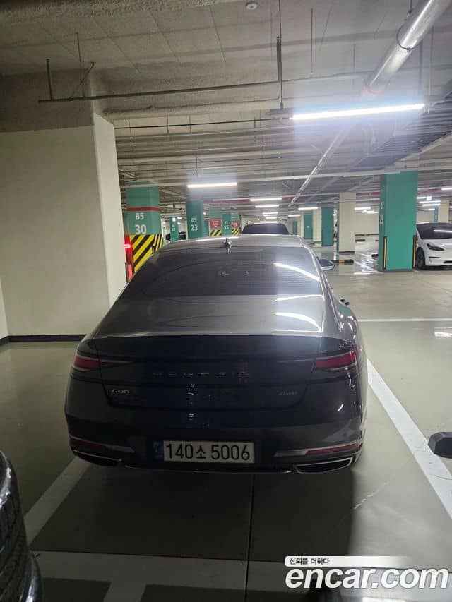 Genesis G90