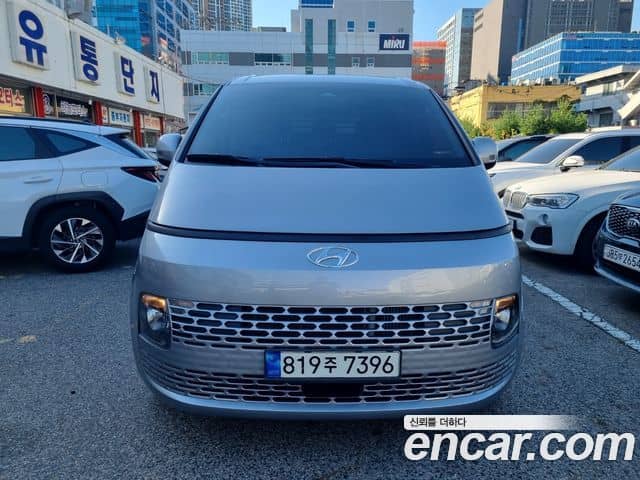 Hyundai Staria