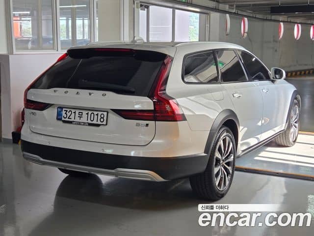 Volvo V90 Cross Country