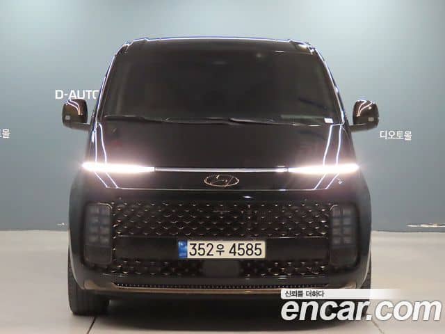Hyundai Staria