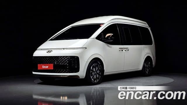 Hyundai Staria