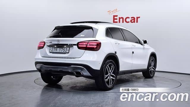 Mercedes-Benz GLA-Class