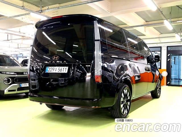 Hyundai Staria