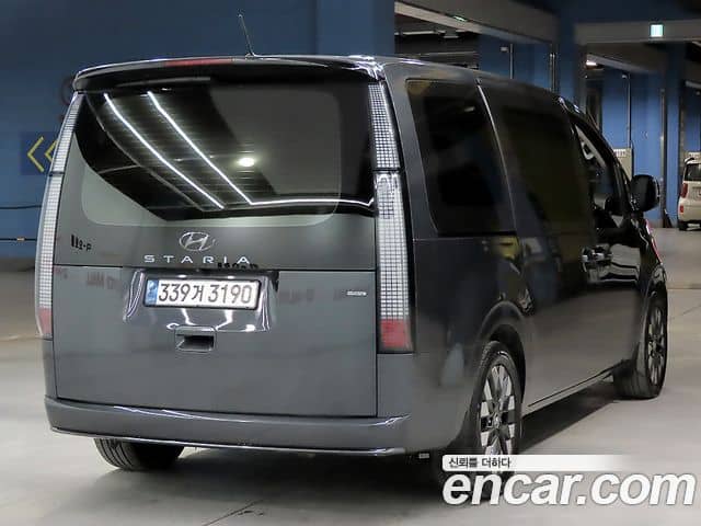 Hyundai Staria