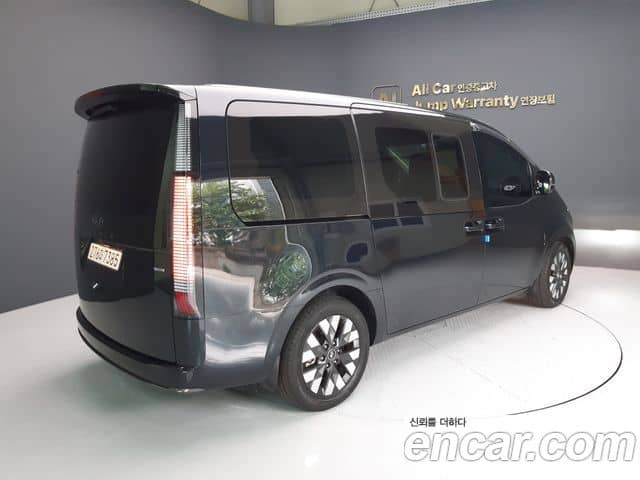 Hyundai Staria