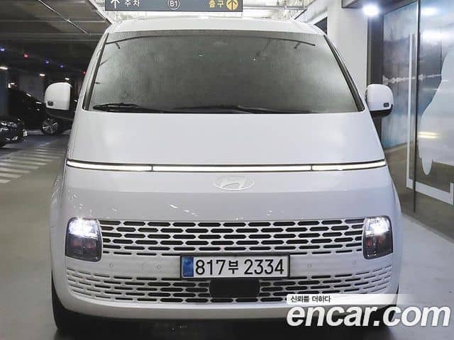 Hyundai Staria