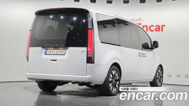 Hyundai Staria