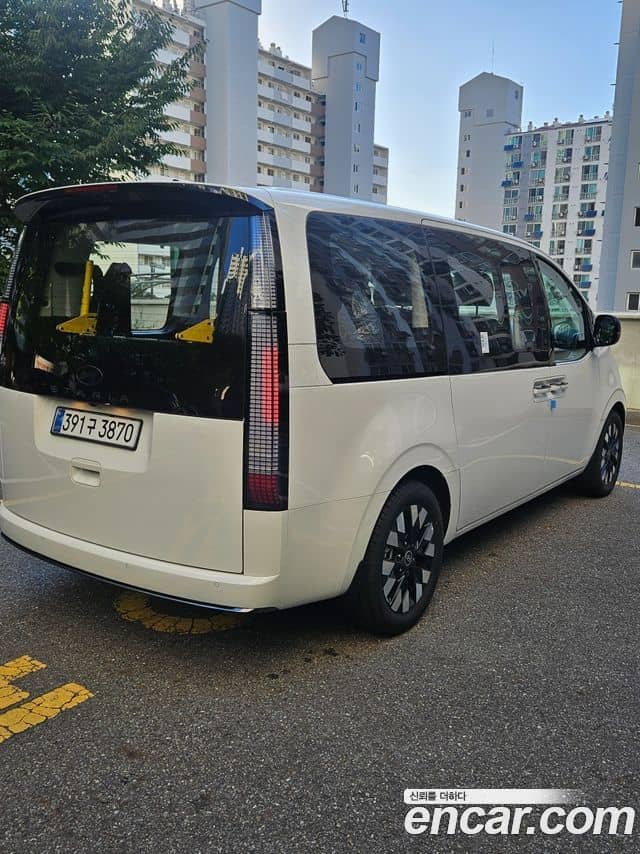 Hyundai Staria