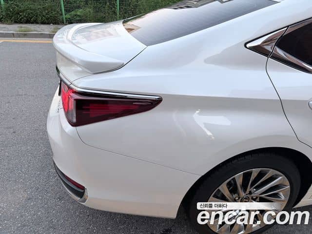 Lexus ES300h