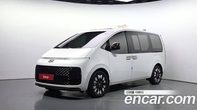 Hyundai Staria