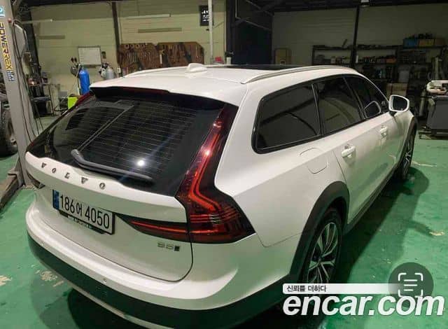 Volvo V90 Cross Country
