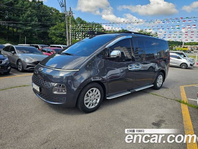 Hyundai Staria