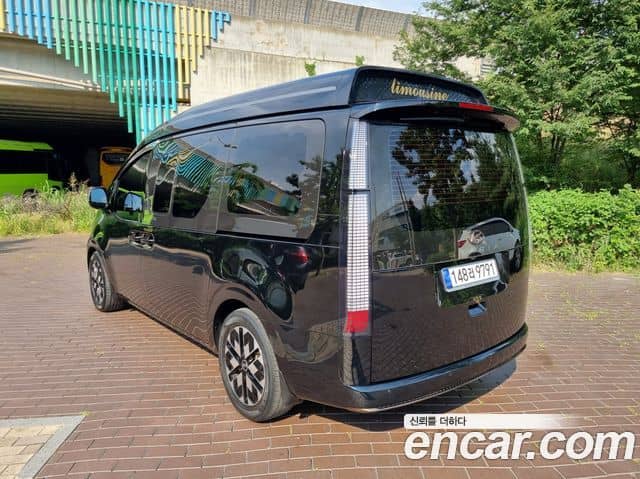 Hyundai Staria