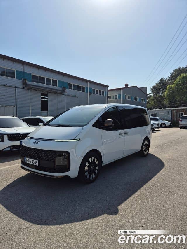 Hyundai Staria