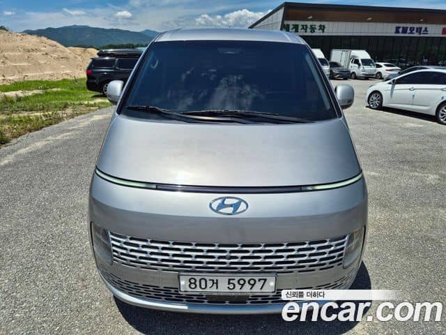 Hyundai Staria