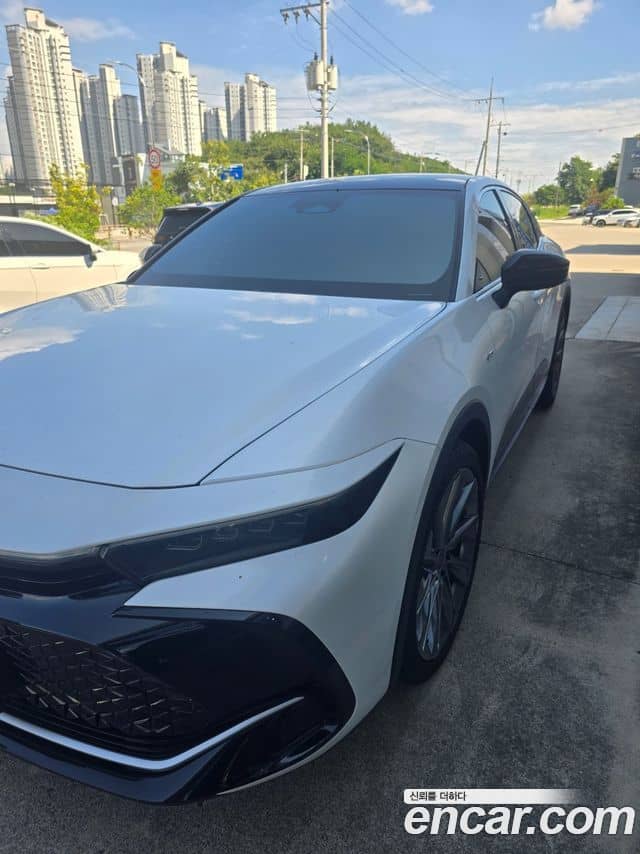 Toyota Crown Crossover