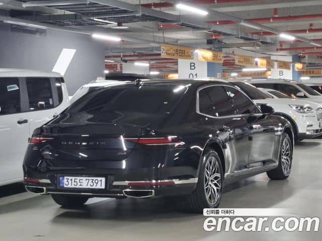 Genesis G90