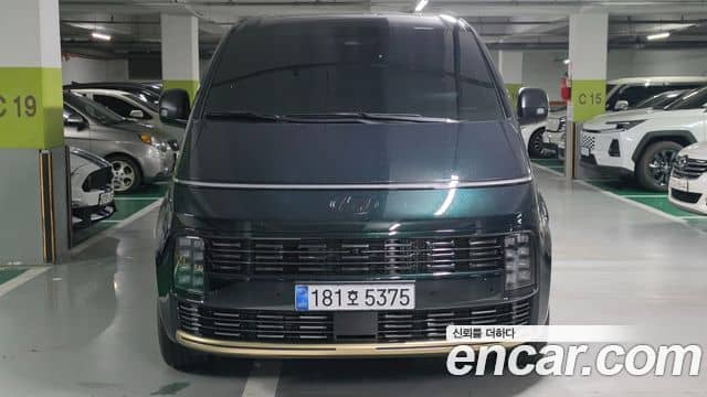 Hyundai Staria