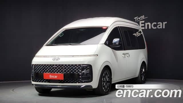 Hyundai Staria