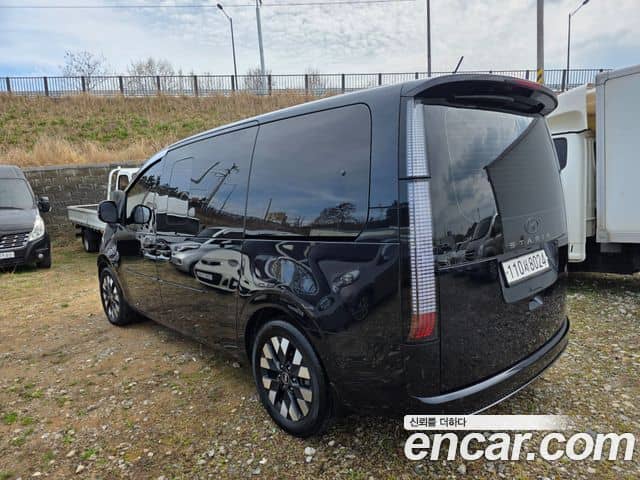 Hyundai Staria