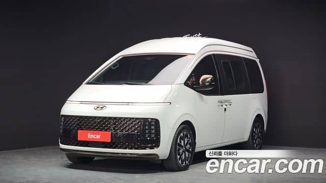 Hyundai Staria