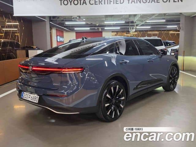 Toyota Crown Crossover