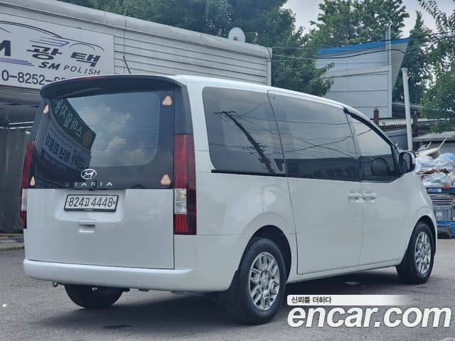 Hyundai Staria